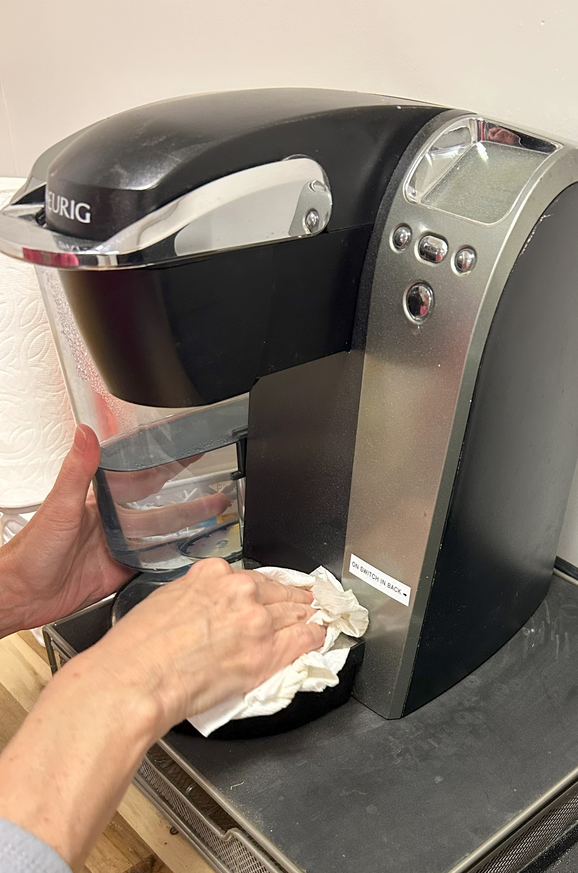 house-cleaner-coffee-machine house-cleaner-coffee-machine