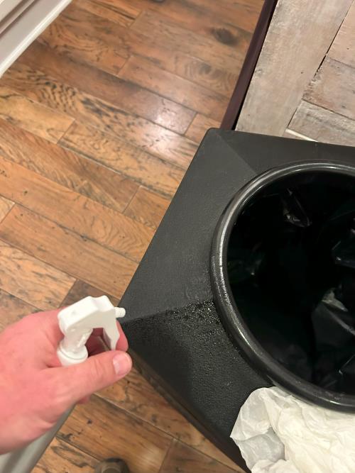 office-cleaner-bin-spray-1