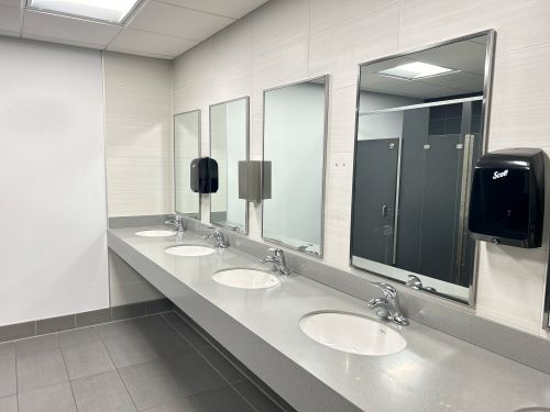 office-cleaner-bathroom-2